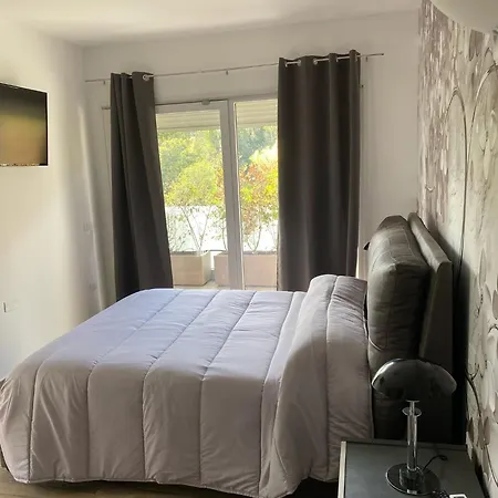 Guest house - Grey - Parco Del Gari